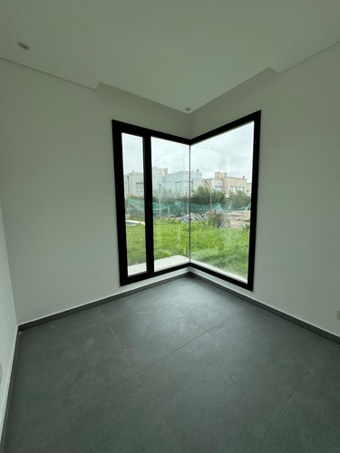 Casa 5 Ambientes En Venta. Lagos De Canning 1