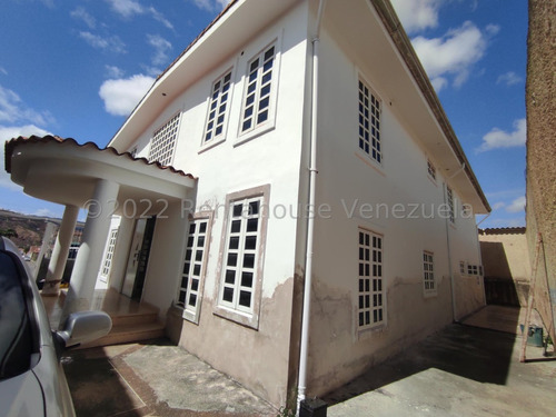 Casa Remodelada Moderna, En Urb La Floresta La Victoria Ljsa 23-14852