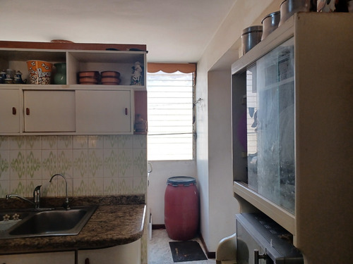 Olga Corina Damiani Apartamento Venta En El Paraiso Mls # 24-19383