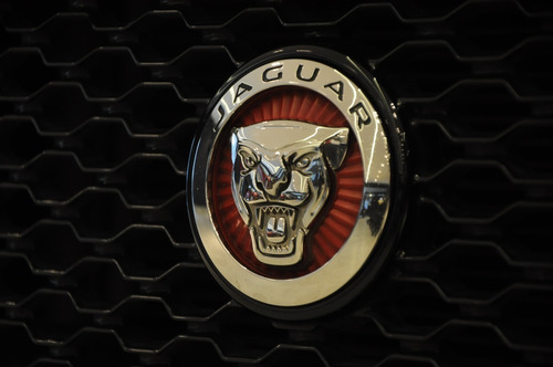Imagem 6 de 15 de Jaguar Xe - 2.0 16v Si4 Turbo Gasolina R-sport