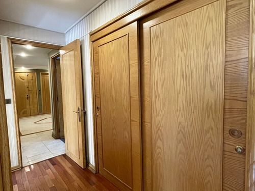 Depto De 5 Dorm, 4 Baños, Amplios Espacios En 220 Mt2 Utiles