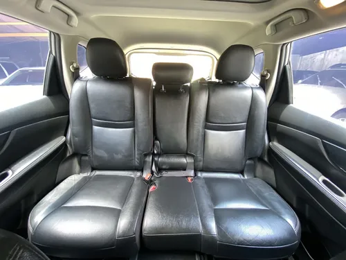 Nissan X-Trail 7 puestos 2.5 Advance 4x2