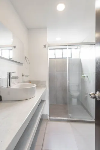Edificio En Venta En El Tejar. Cod V12493