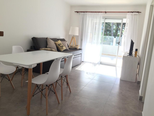 Imagen 4 de 13 de Alquiler En Pinamar. Departamento Con Servicios, Pileta.