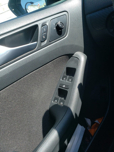 Imagem 8 de 13 de Volkswagen Jetta 2.0 8v Comfortline Ano/modelo 2015/2015