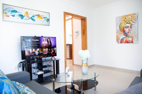 Imagen 7 de 30 de Exquisita Casa En Bávaro Con Piscina Y Amueblada
