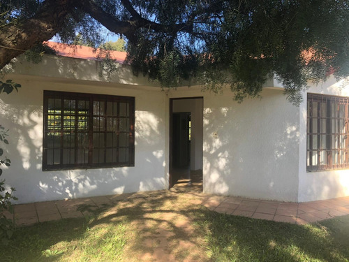 Imagen 3 de 30 de En Muy Buen Punto, Casa En Esquina