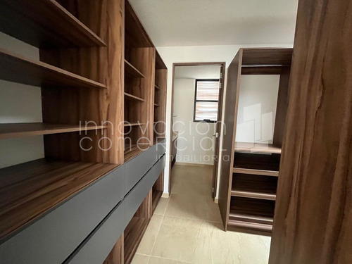 Casa En Renta En Distrito Sophia De 3 Niveles
