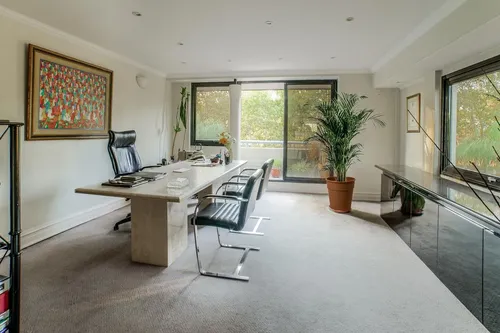 Venta Oficina Apta Varios Destinos En Boulevard Dardo Rocha
