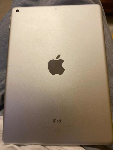 iPad 5ta Generación 32 Gb Plata (Usado)