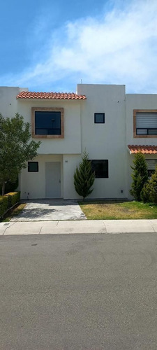 Se Vende Casa En Sonterra, 3 Recamaras, Una En Pb, Terraza Tipo Roof, 3.5 Baños