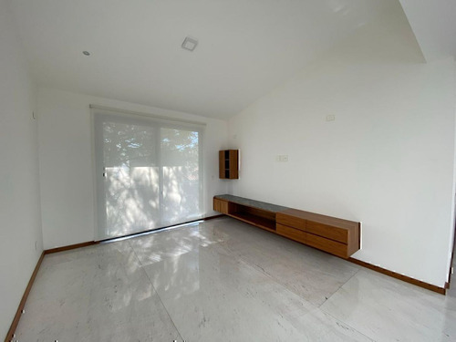 Casa Nueva En Venta En Valle Real, 4 Recamaras.