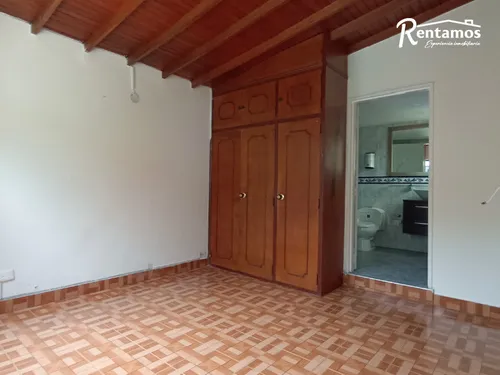 Casa En Arriendo En San Joaquín. Cod A11645