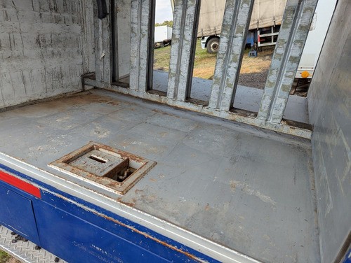 Caja Refresquera De 4 Cortinas Año 2010 Para 5 Toneladas