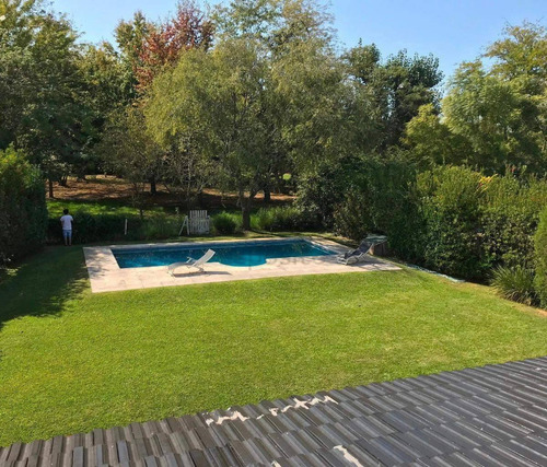 Venta Casa En - Abril Club De Campo -