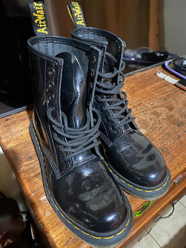 Dr. Martens Charol