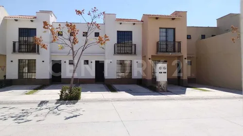 Casa En Renta Al Sur En Residencial Lucerna