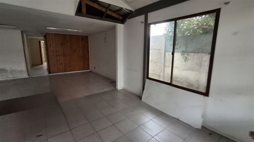 Casa En Venta De 2 Dorm. En Maipú