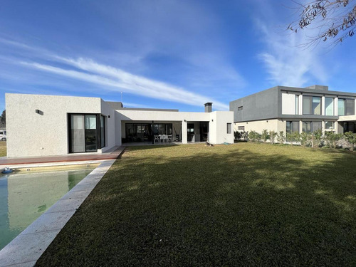 Imagen 11 de 30 de Casa - Countries/b.cerrado (moreno)