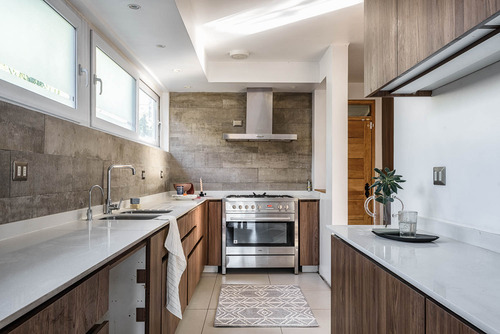 Casa Renovada Y Gran Terreno En Ñuñoa