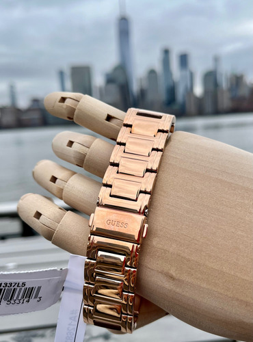 Guess Reloj Estilo Rose Gold Tone Analog Mod U1337l5