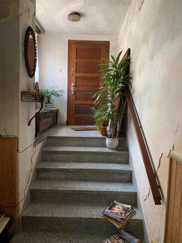 Gran Esquina De 1.740 M. Cuad A 2 Calles Y Casa Para Recic.!