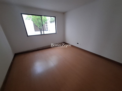 Casa En Arriendo De 5 Dorm. En Las Condes