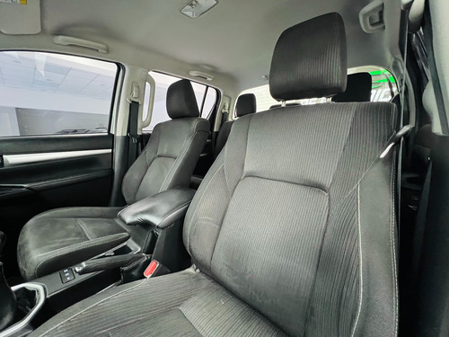 Toyota Hilux Pick-up 2.8 Cd Srv 177cv 4x4