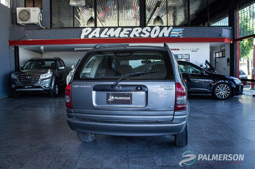 Imagen 5 de 11 de Chevrolet Corsa 1.6 Gl Aa Dh Sw 2005