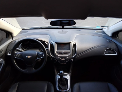 Chevrolet Cruze II 1.4 Sedan Lt