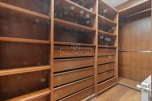 Casa En Venta De 6 Dorm. En Colina
