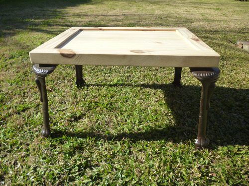 Mesa Ratona Madera Con Patas De Hierro Antiguas