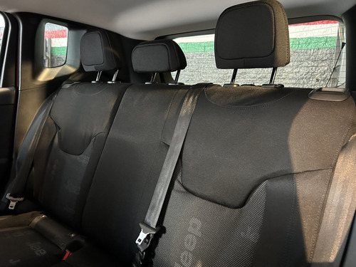 Jeep Renegade 1.8 16V FLEX LONGITUDE 4P AUTOMÁTICO