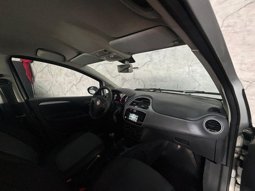 Fiat Punto 1.4 Attractive Italia 8v Flex 4p Manual