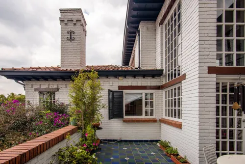 Casa En Venta En Cerros De Niza. Cod V6978