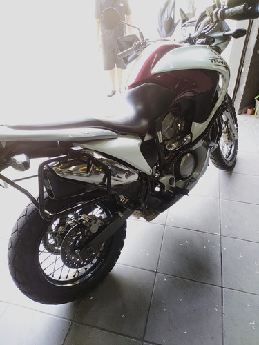 Xl 700v Transalp 2011