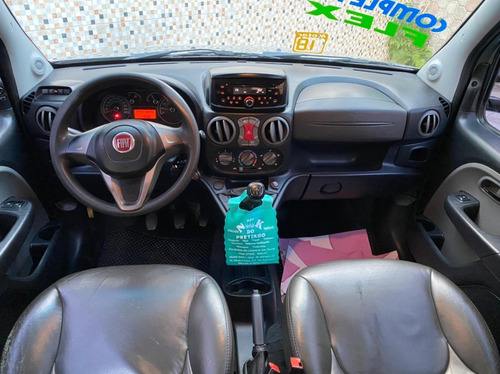 Imagem 9 de 14 de Doblo Essence 1.8