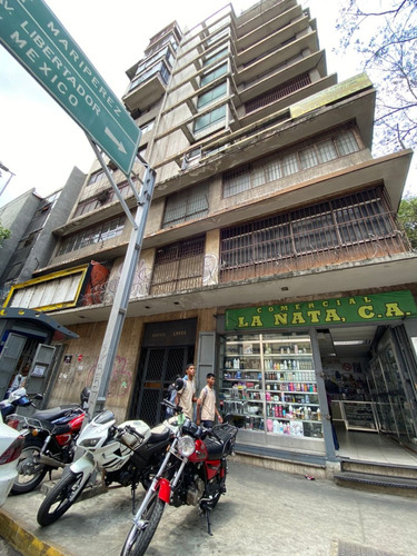 Se Vende Excelente Oficina En La Candelaria/137 M2