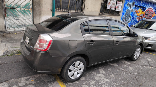Nissan Sentra 2.0 Custom Cvt