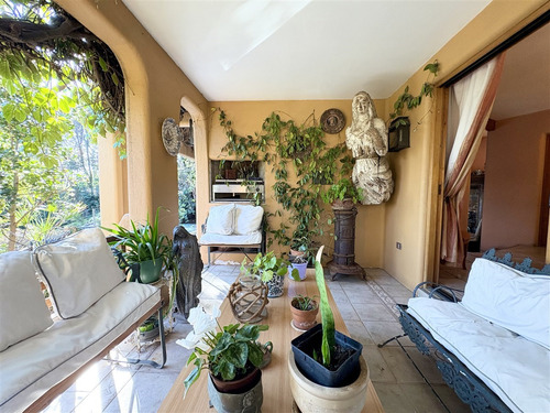 Hermosa Casa En Venta De 5 Dorm. En Las Condes
