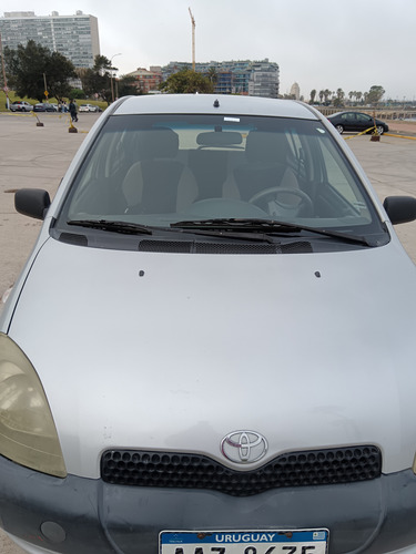 Oportunidad! Toyota Yaris 5 Puertas 2000