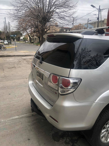 Imagen 3 de 10 de Toyota Sw4 2013 3.0 Srv Cuero I 171cv 4x4 4at