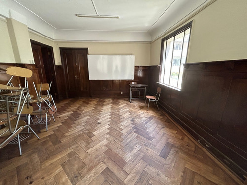 Estupenda Oficina Ubicada En Pleno Barrio Cívico Santiago