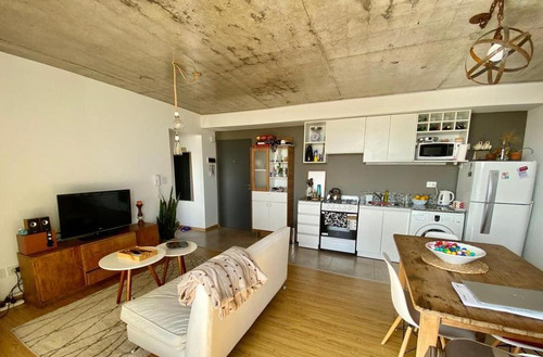 Venta- Departamento Un Dormitorio- Balcón- Macrocentro- 27 De Febrero E Italia