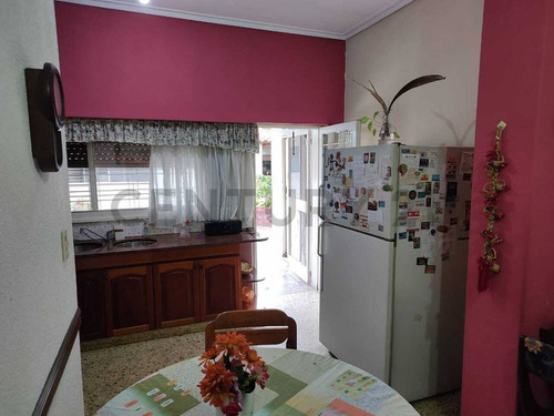 Imagen 12 de 30 de Casa Lote Propio Doble Frente Coch. Jdín Parrilla + Atelier De Trabajo De 143m²