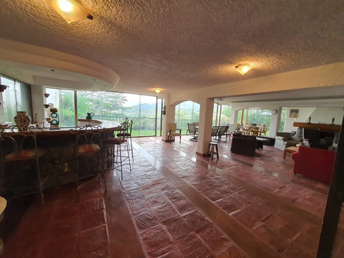 Imagen 13 de 14 de En Venta Quinta Smja En Zona Exclusiva De Prados Del Este (caracas)