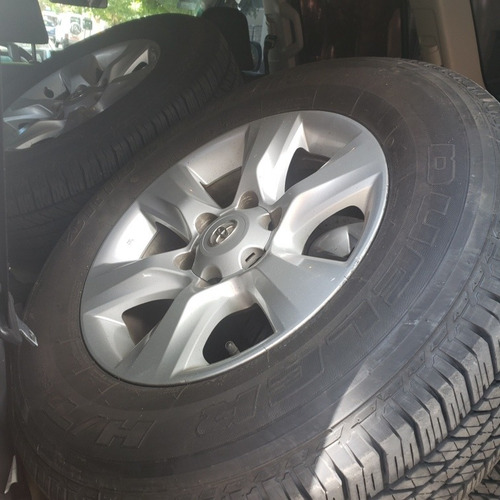 Llantas Con Cubiertas De Toyota Prado 265/65/17