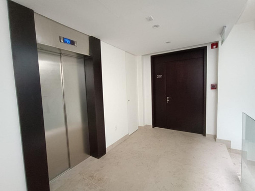 Imagen 6 de 30 de Rivera Próximo Arocena A Estrenar Oficina De 147 M2 !!