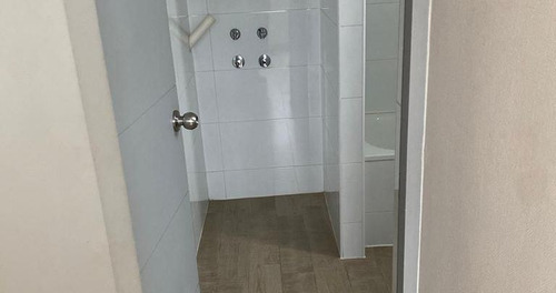 Gran Departamento En Venta De 1 Dorm. En Estación Central