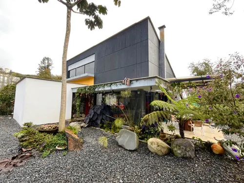 Casa En Venta En Alto Del Escobero. Cod V775211